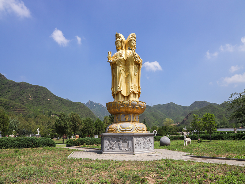 凤凰山公墓的电话号码是什么(怎么去凤凰山陵园精选墓)